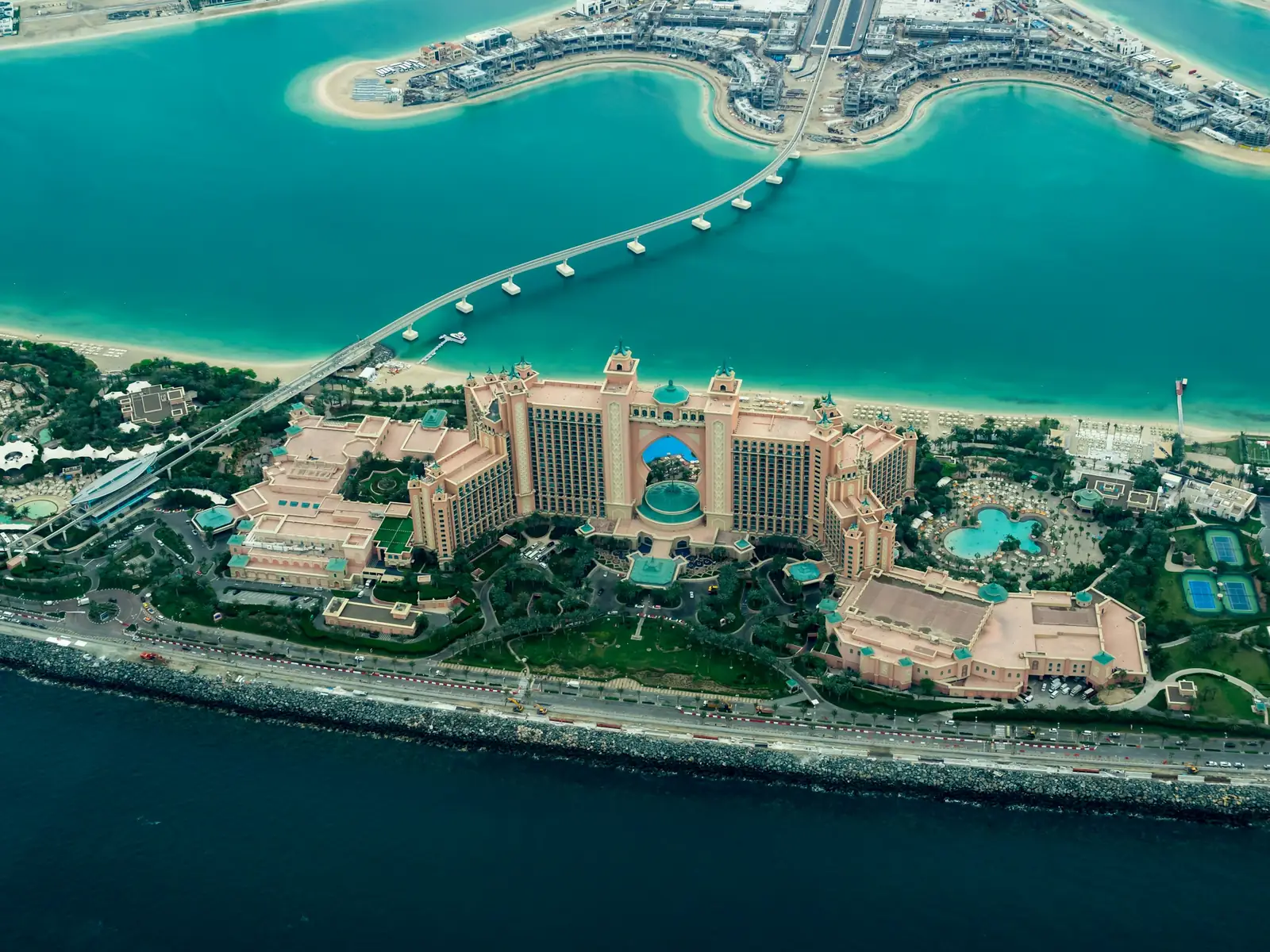 Aerial view of the Palm Jumeirah and Atlantis in Dubai